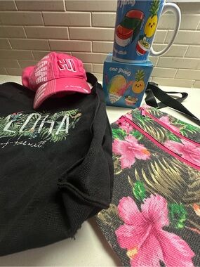 ALOHA Hawaii Set! Black bag, Floral Crossbody Bag and Cap, Cup Set